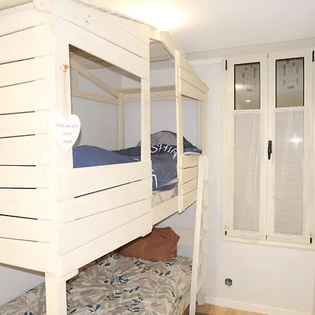 Apartment T5 110 M2 Climatise Neuf, A 3 Minutes Des Plages, Des Rues Pietonnes