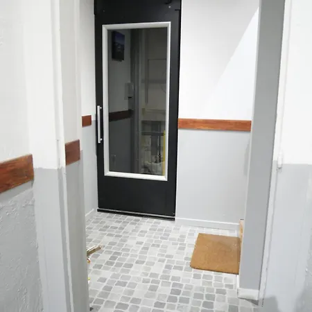 Apartment T5 110 M2 Climatise Neuf, A 3 Minutes Des Plages, Des Rues Pietonnes *