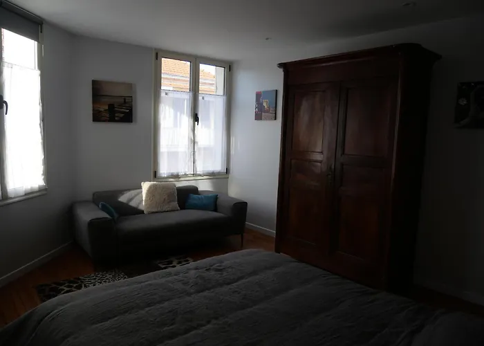 Lejlighed T5 110 M2 Climatise Neuf, A 3 Minutes Des Plages, Des Rues Pietonnes *